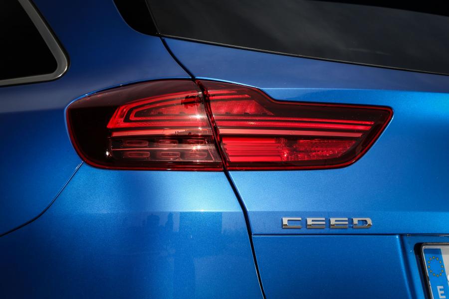Детали экстерьера Kia Ceed GT Line Sportswagon 2018 года  (WW) (фото 10 из 30)